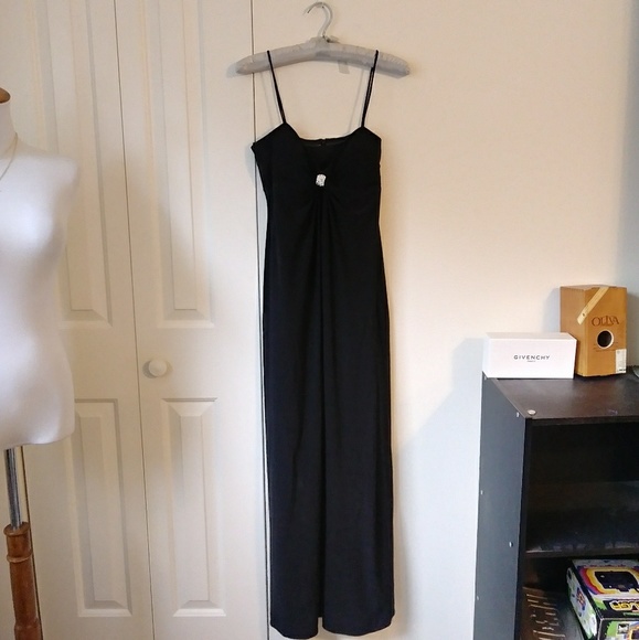 Formal long black evening dress - Picture 6 of 8